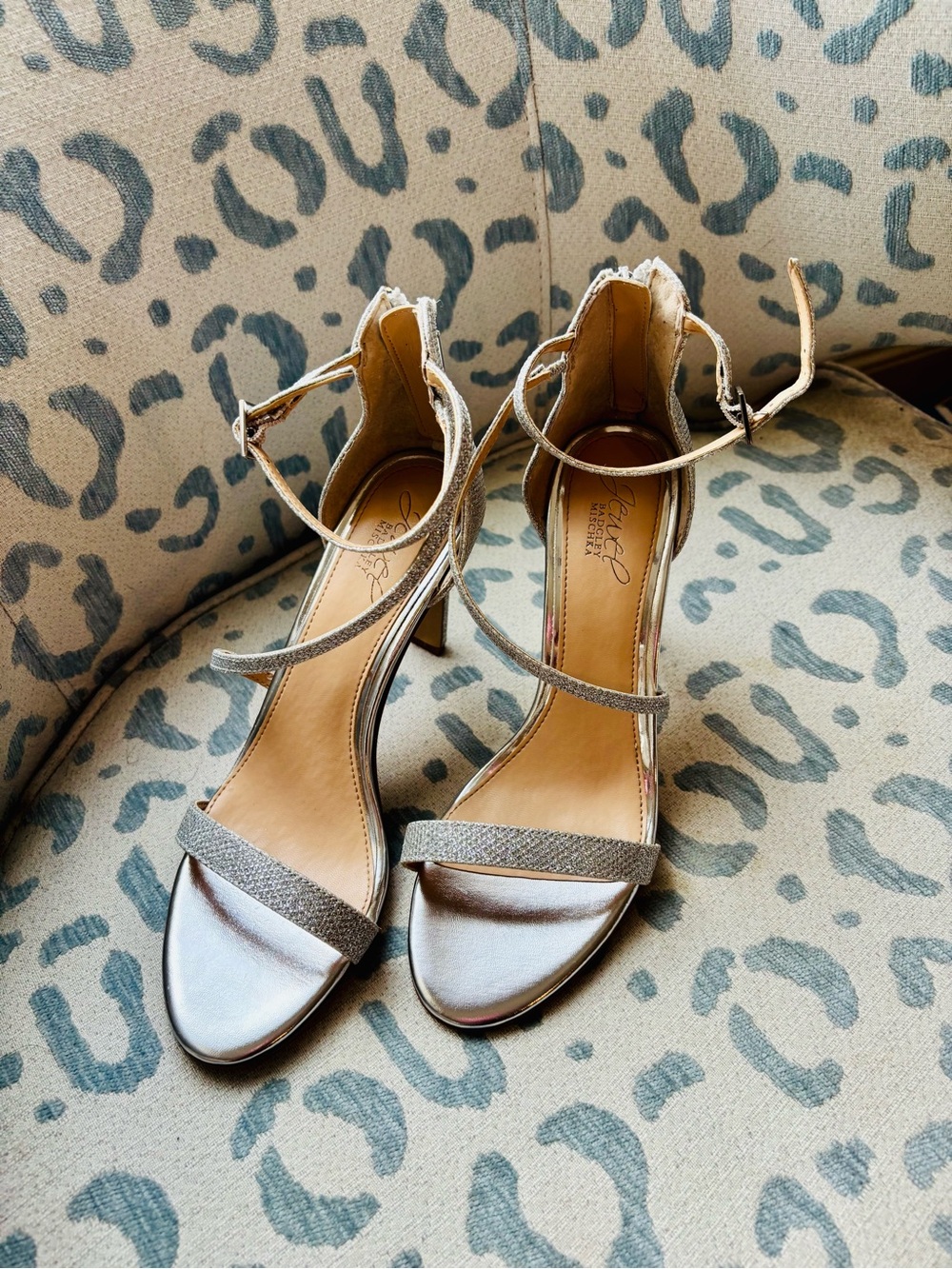 Jewel Badgley Mischka Silver Metallic Ankle-Strap Block Heels (Size: 8)